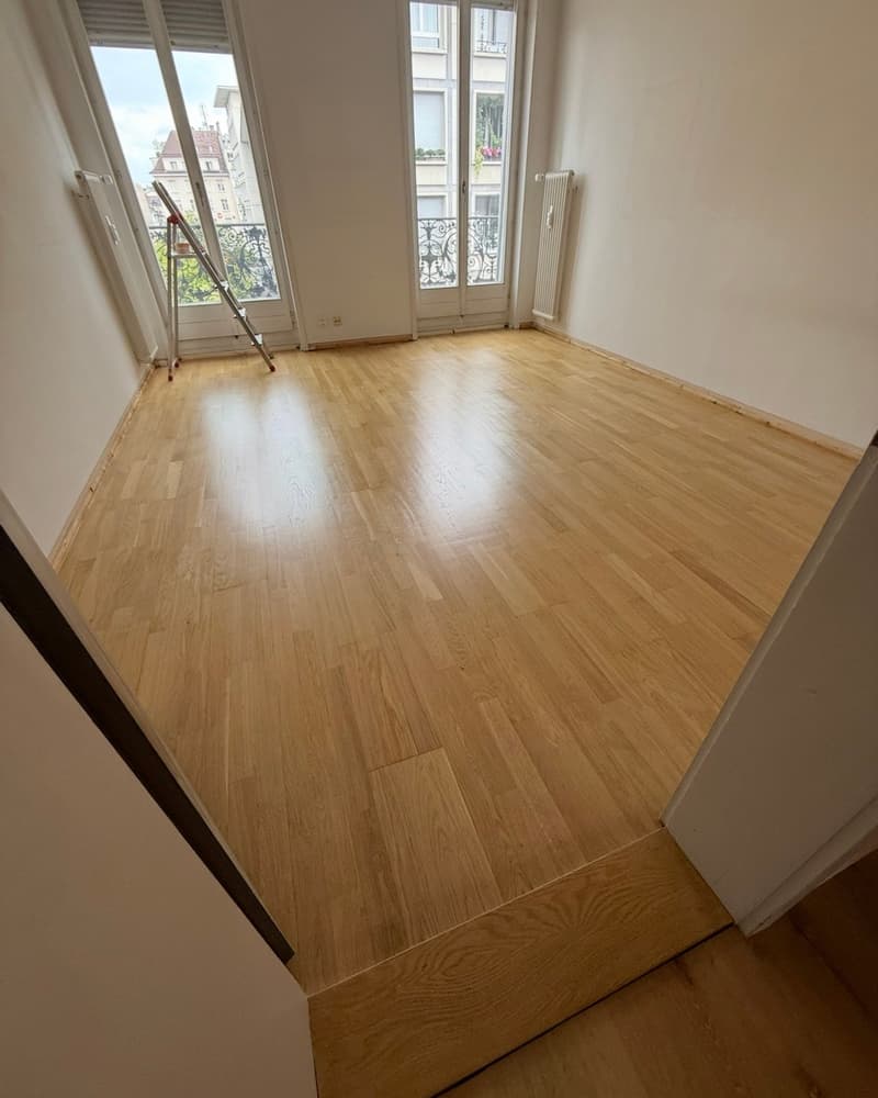 Frisch renovierte 4.5-Zimmer-Wohnung mit zwei Balkonen und Aussicht auf den Claraplatz (2)