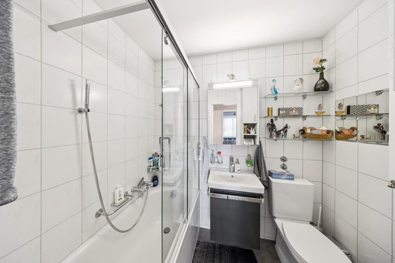 Attraktive 4-Zimmer Eigentumswohnung mit Süd-Balkon und direktem Gartenzugang in Münchenbuchsee (3)