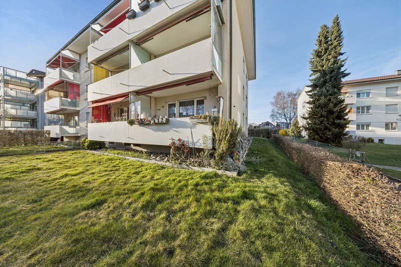 Attraktive 4-Zimmer Eigentumswohnung mit Süd-Balkon und direktem Gartenzugang in Münchenbuchsee (9)