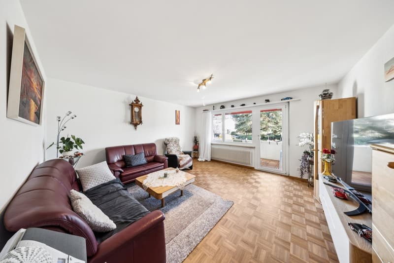 Attraktive 4-Zimmer Eigentumswohnung mit Süd-Balkon und direktem Gartenzugang in Münchenbuchsee (2)