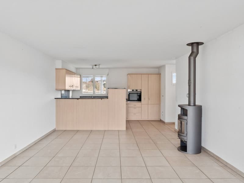 4.5-Zimmer-Wohnung mit 102 m², 15.7 m² Loggia & Schwedenofen – Wohnen mit Komfort in Lyss (4)