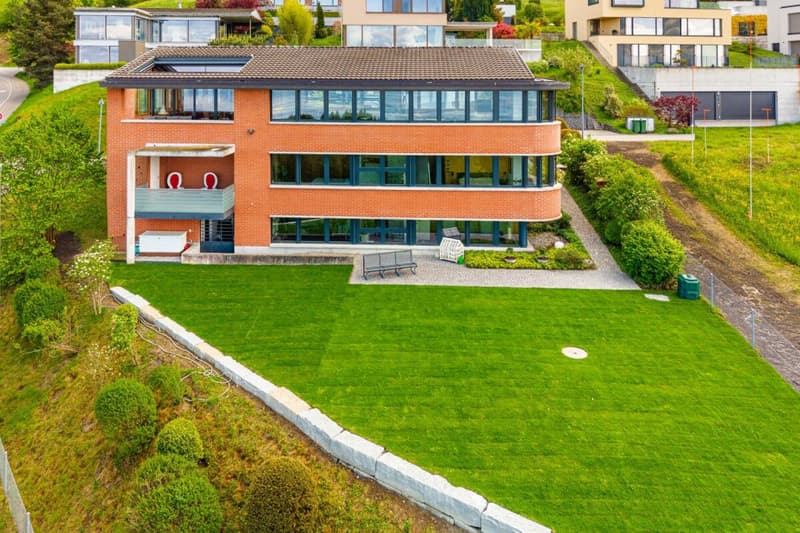 Premium-Einfamilienhaus mit Panorama-Seeblick und aussergewöhnlicher Grundstücksfläche (23)
