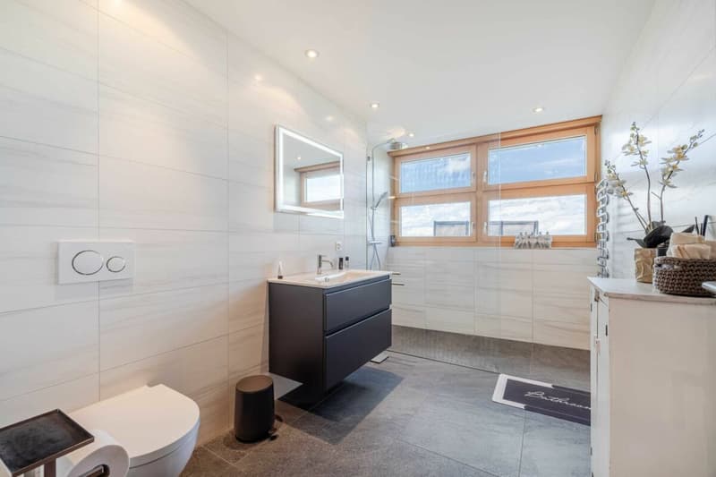 Premium-Einfamilienhaus mit Panorama-Seeblick und aussergewöhnlicher Grundstücksfläche (10)