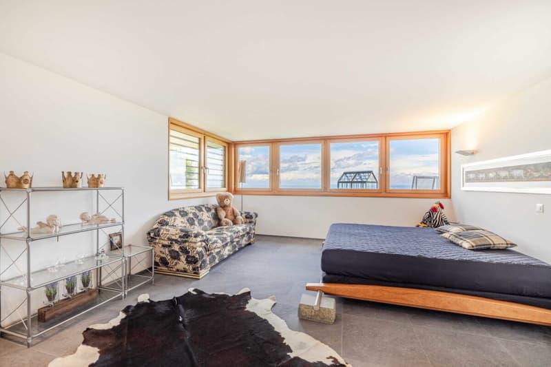 Premium-Einfamilienhaus mit Panorama-Seeblick und aussergewöhnlicher Grundstücksfläche (9)