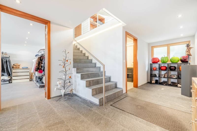 Premium-Einfamilienhaus mit Panorama-Seeblick und aussergewöhnlicher Grundstücksfläche (8)