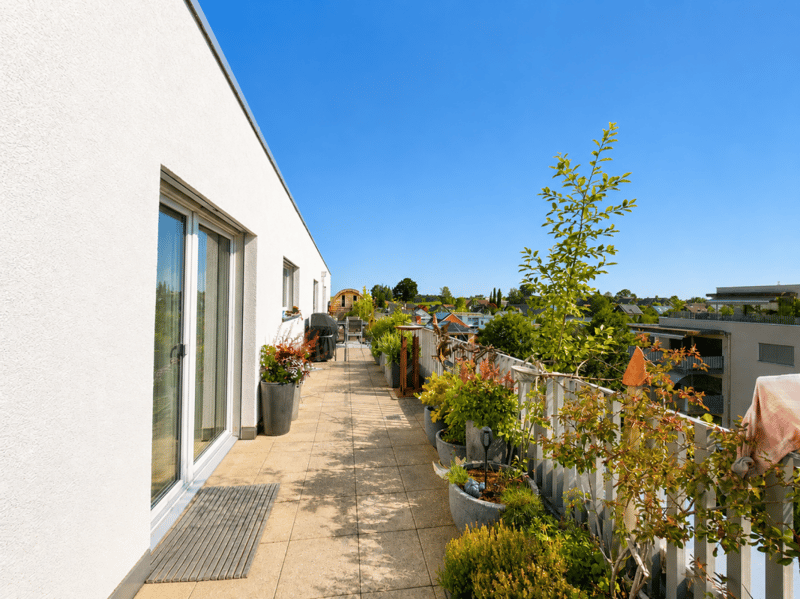 5.5-Zimmer-Attikawohnung mit 150 m² Rundumterrasse, Weitsicht und direktem Terrassenzugang aus jedem Zimmer (11)