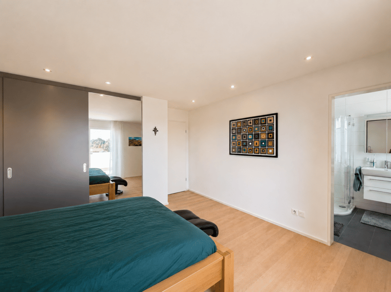 5.5-Zimmer-Attikawohnung mit 150 m² Rundumterrasse, Weitsicht und direktem Terrassenzugang aus jedem Zimmer (5)