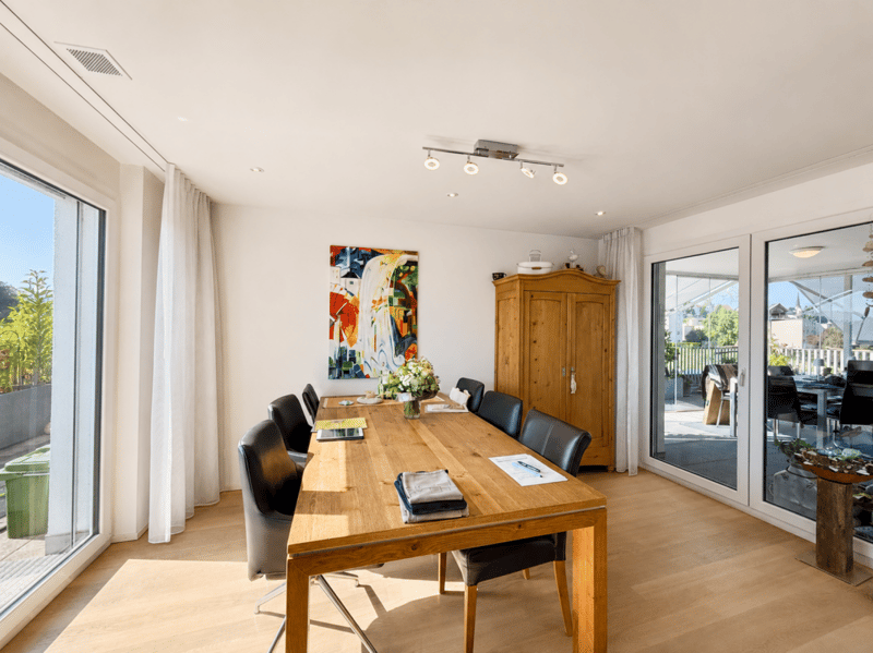 5.5-Zimmer-Attikawohnung mit 150 m² Rundumterrasse, Weitsicht und direktem Terrassenzugang aus jedem Zimmer (9)