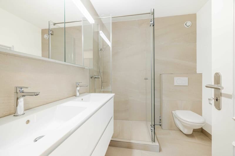 FAMILIENFREUNDLICHE, HOCHWERTIG RENOVIERTE, MODERNE 4.5-ZIMMER-WOHNUNG IN MEHRFAMILIENHAUS MIT LIFT (5)