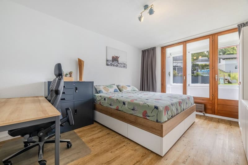 WO RUHE AUF WOHNKOMFORT TRIFFT: MODERNE 4.5-ZIMMER-WOHNUNG MIT ZWEI VERGLASTEN BALKONEN (9)