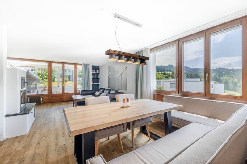 WO RUHE AUF WOHNKOMFORT TRIFFT: MODERNE 4.5-ZIMMER-WOHNUNG MIT ZWEI VERGLASTEN BALKONEN (6)
