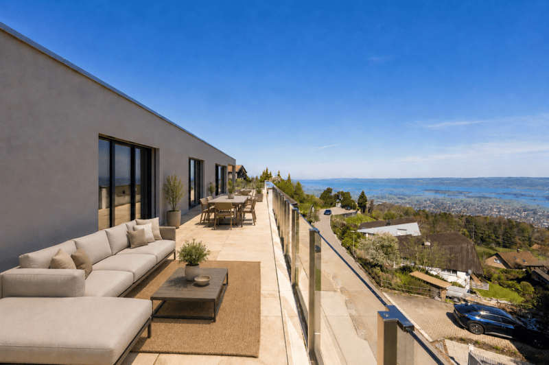 LOGENPLATZ ÜBER DEM BODENSEE: PANORAMA-ATTIKA MIT PRIVATEM POOL (10)
