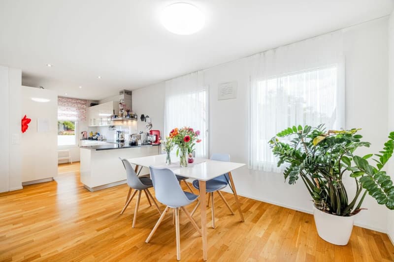 MEHR WOHNQUALITÄT, WENIGER STEUERN: 3.5-ZIMMER-WOHNUNG NAHE DEM SEE (5)