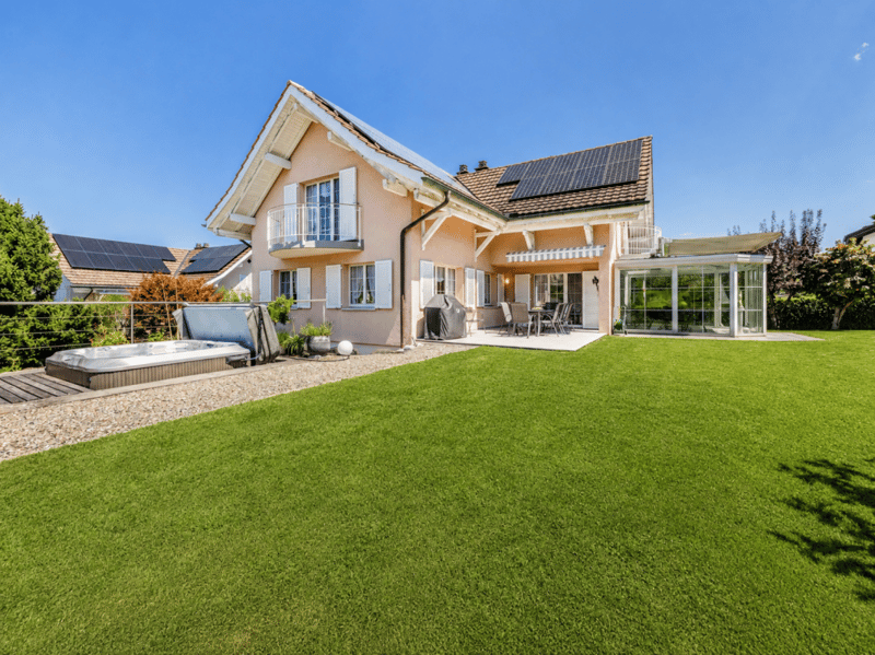 5.5-Zi. Einfamilienhaus mit Doppelgarage, grossem Garten und Whirlpool (1)