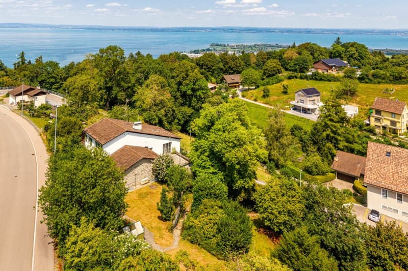 Viel Platz für Familie, Gäste, Kleingewerbe oder Vermietung. Charaktervolles Herrenhaus mit Einliegerwohnung an Aussichtslage sucht neuen Eigentümer, der es renoviert/saniert (2)