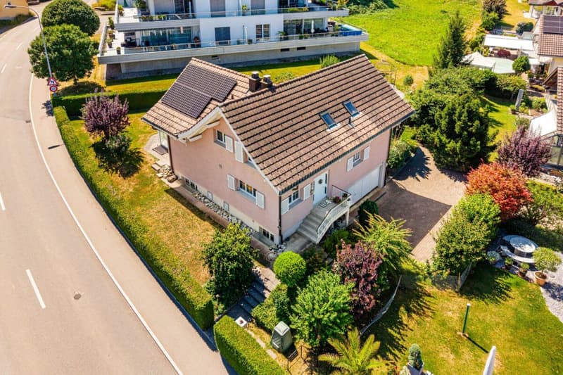 Familien aufgepasst - Einfamilienhaus mit grossem Garten und vielen Extras (3)