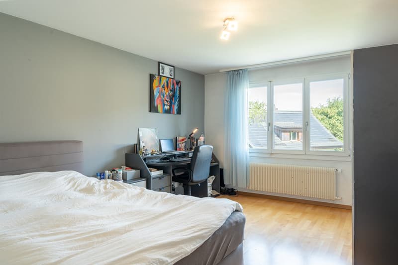 Reiheneckhaus mit Pool in ruhigem Quartier (10)