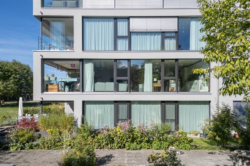 Moderne 4.5-Zimmer-Wohnung im Rosenpark Rüfenacht (3)