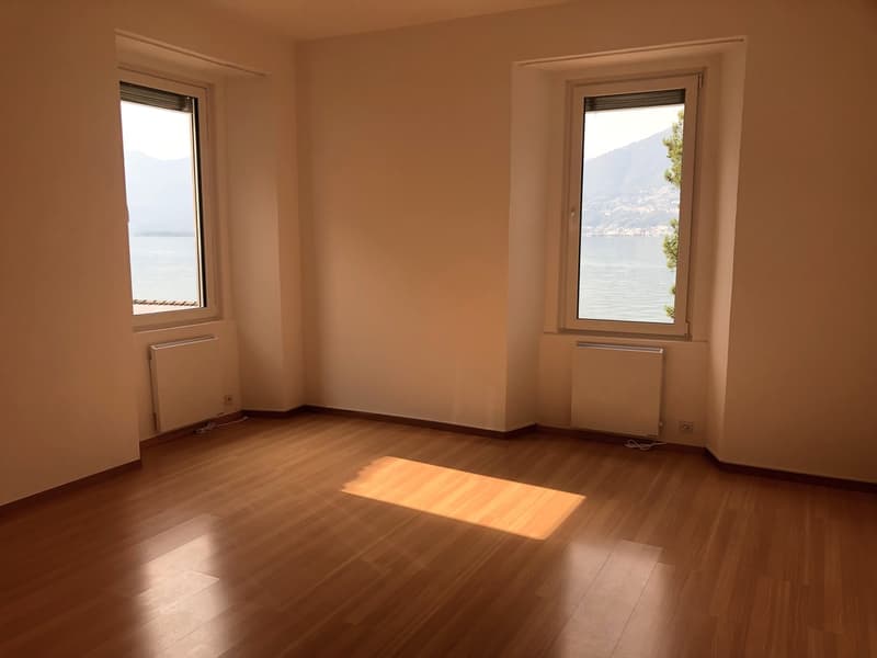 Stattliche Liegenschaft mit Ausbaupotenzial Casa imponente con appartamenti con grande potenziale (9)