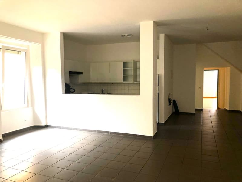 Stattliche Liegenschaft mit Ausbaupotenzial Casa imponente con appartamenti con grande potenziale (12)