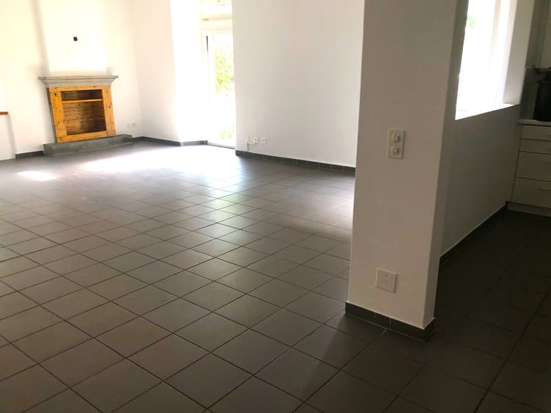 Stattliche Liegenschaft mit Ausbaupotenzial Casa imponente con appartamenti con grande potenziale (11)