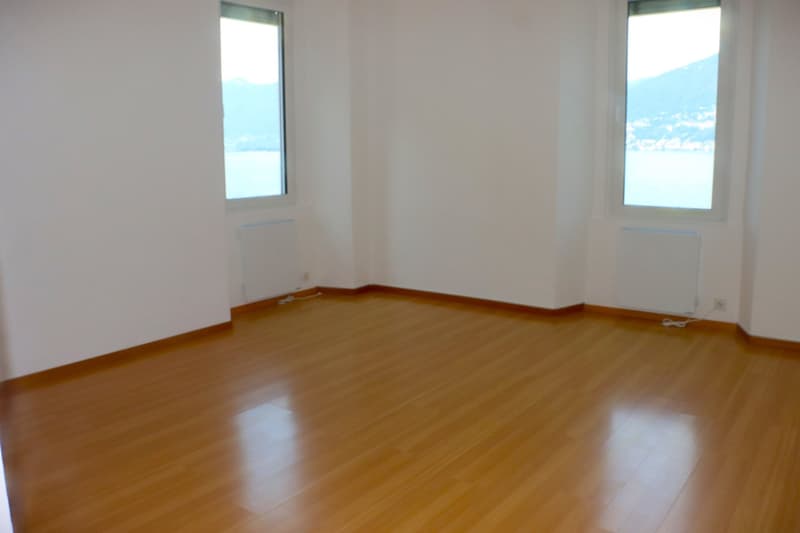 Stattliche Liegenschaft mit Ausbaupotenzial Casa imponente con appartamenti con grande potenziale (6)