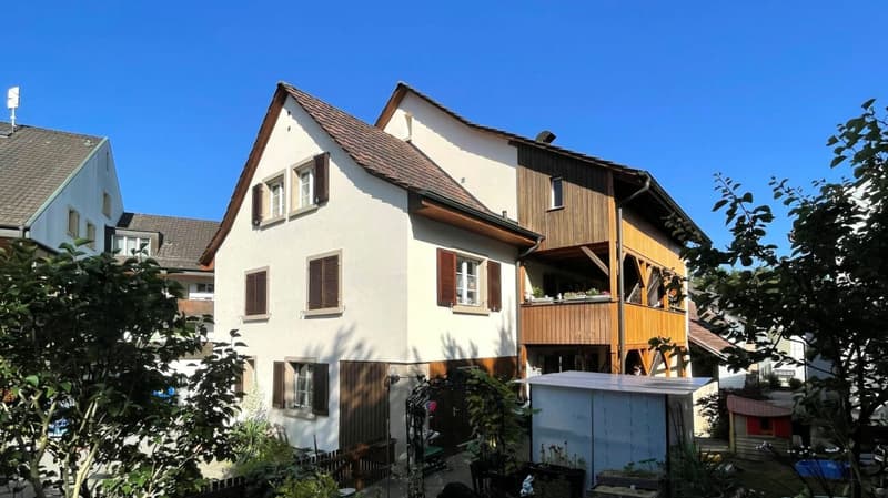 3-Familien-Wohnhaus und Ökonomietrakt mit Ausbaupotential (vollvermietet) in Buckten/BL (1)