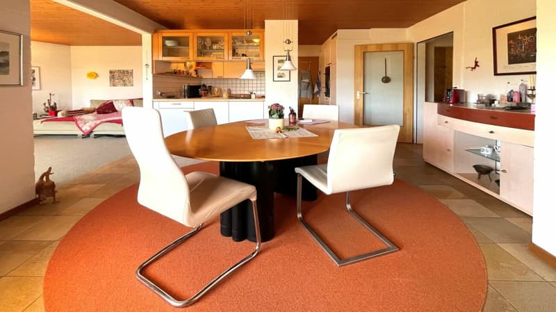 Essplatz 309 mit Küche 310 und Wohnzimmer 311 (W1)