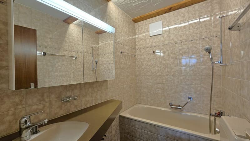 Bad mit Wanne Wohngeschoss