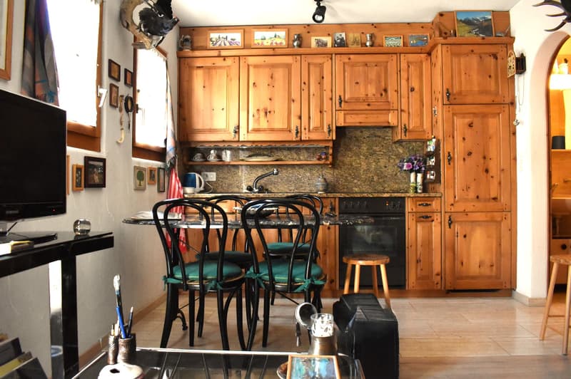 In Celerina an absolut ruhiger Lage heimeliges 1-Zimmer-Appartement zu verkaufen (8)