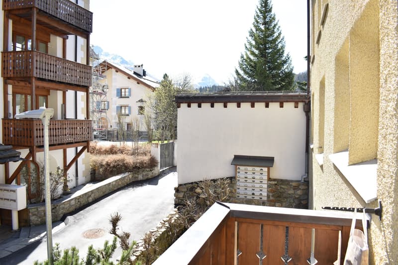 In Celerina an absolut ruhiger Lage heimeliges 1-Zimmer-Appartement zu verkaufen (12)
