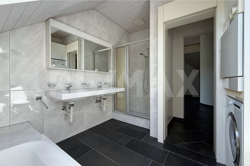 Charmante Dachwohnung mit Cheminée und Terrasse in ruhigem Quartier (10)