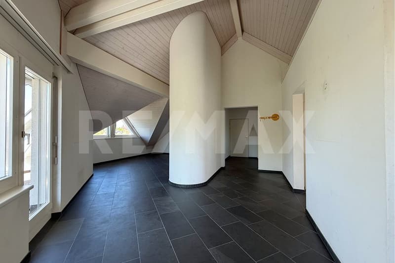 Charmante Dachwohnung mit Cheminée und Terrasse in ruhigem Quartier (5)