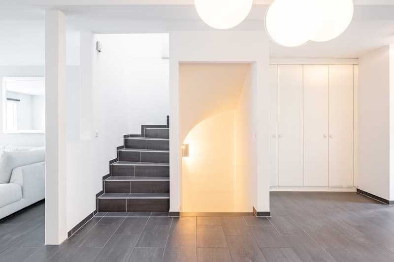 Einbauschrank im EG mit Treppe