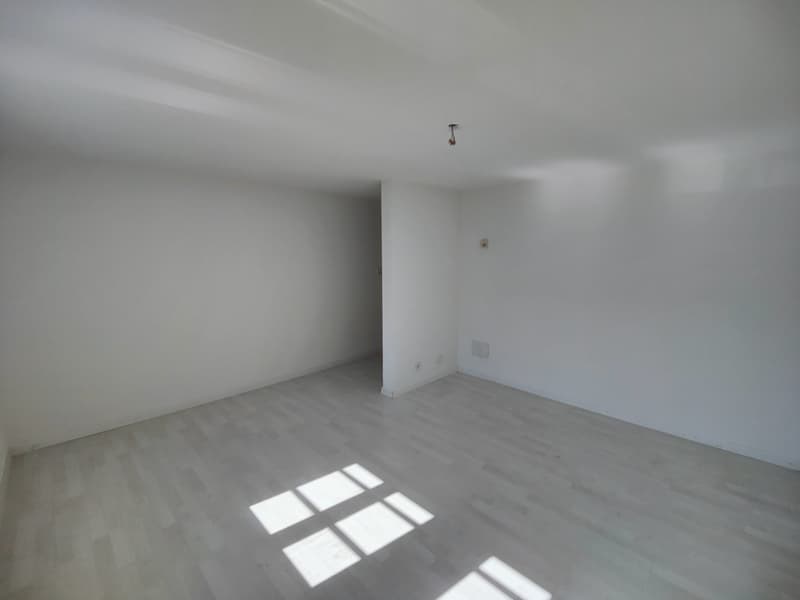 Charmante 4.5-Zimmer-Altbauwohnung mit Balkon in Wald ZH (7)