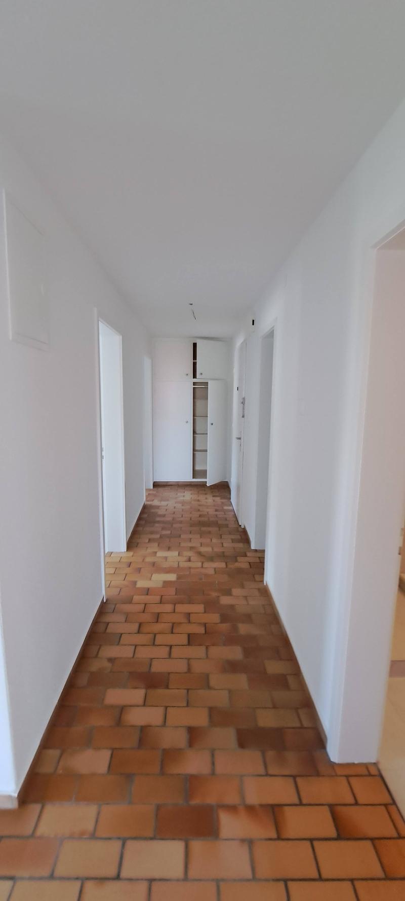 Grosszügige sanierte 4.5-Zimmer-Wohnung in Dübendorf mit Balkon (6)