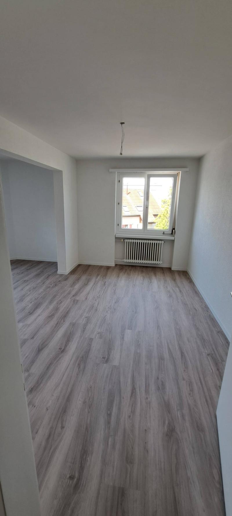Grosszügige sanierte 4.5-Zimmer-Wohnung in Dübendorf mit Balkon (11)