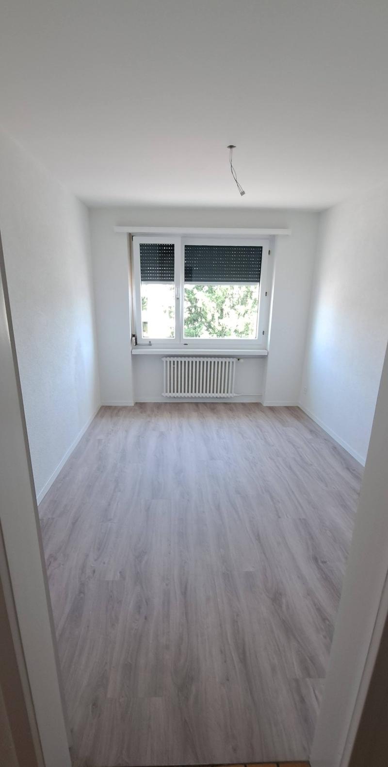 Grosszügige sanierte 4.5-Zimmer-Wohnung in Dübendorf mit Balkon (14)