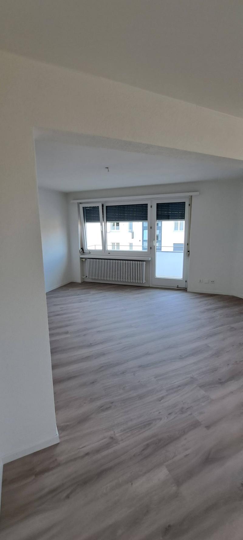 Grosszügige sanierte 4.5-Zimmer-Wohnung in Dübendorf mit Balkon (10)