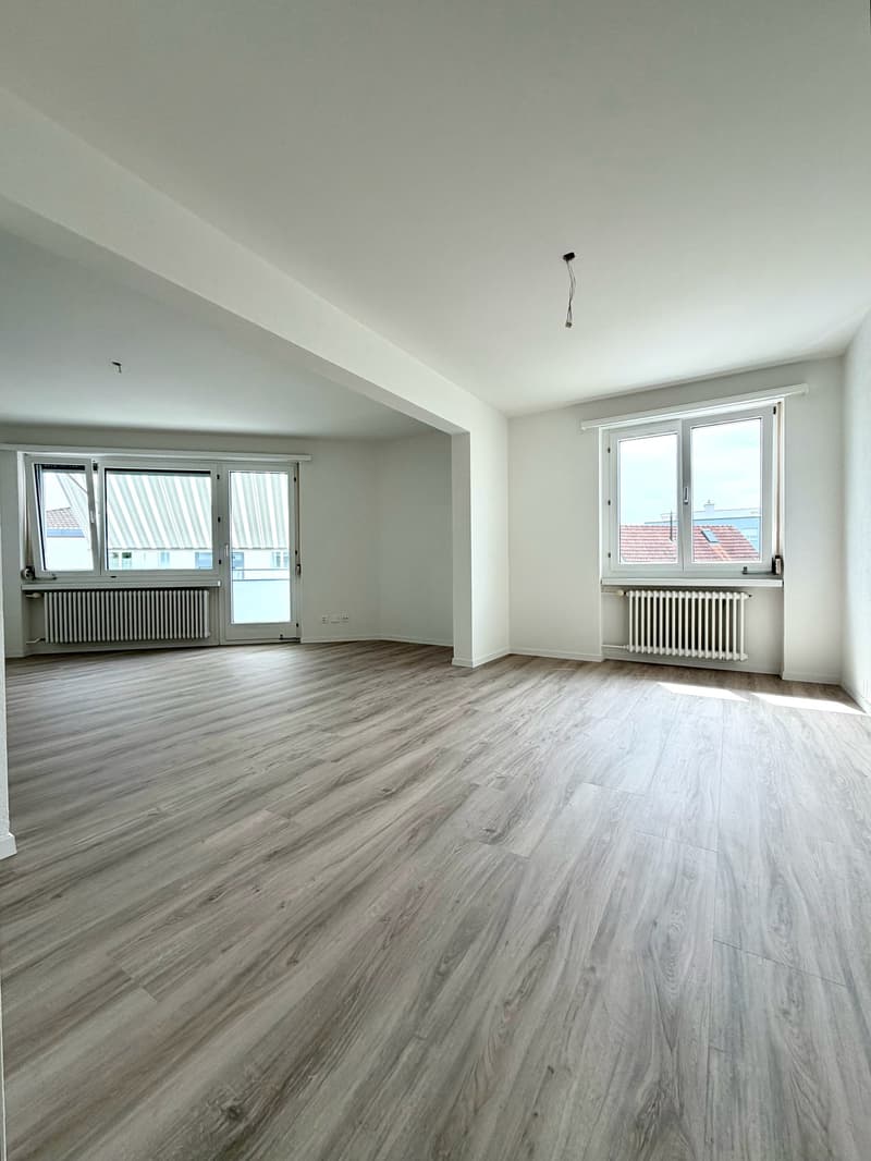 Grosszügige sanierte 4.5-Zimmer-Wohnung in Dübendorf mit Balkon (5)