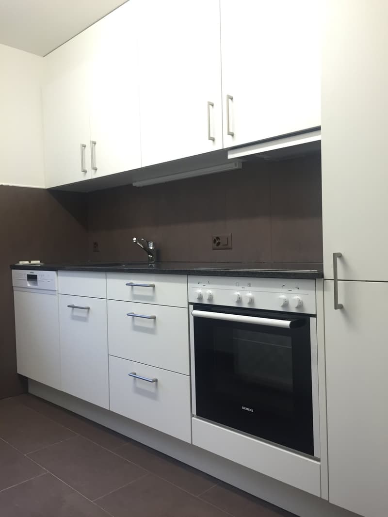 Erstbezug nach Totalsanierung - Charmante 4.5-Zimmer-Wohnung mit Balkon (6)