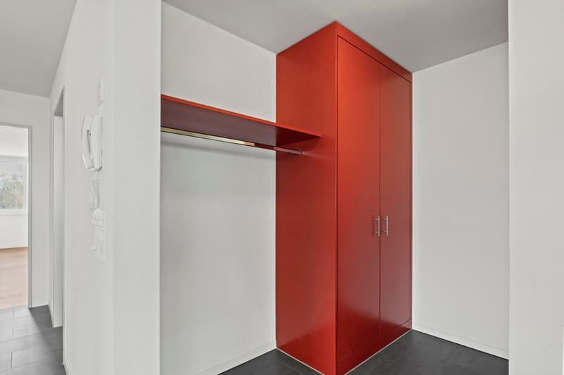 Grosse 4.5-Zimmer-Whg mit freier Sicht auf die Mythen (3)