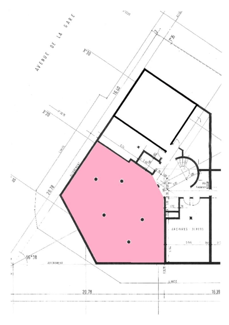 Dépôt cherche locataire près de la gare (2)
