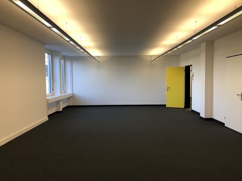 Votre entreprise dans un emplacement idéal ! (2)