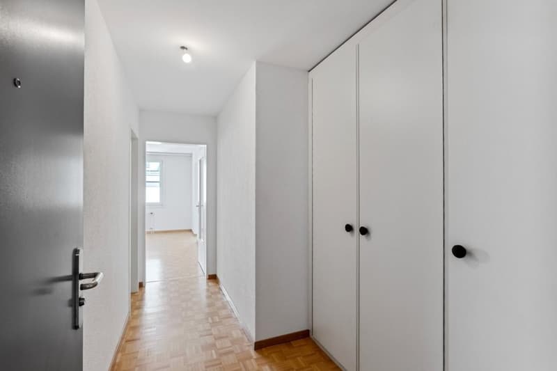 NE-9006-01-0054-hall.jpg