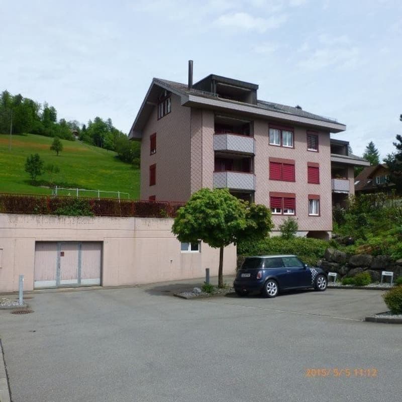 Parkplatz in Tiefgarage (2)