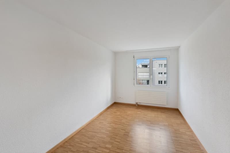 Grosszügige Familienwohnung in ruhiger Gegend (7)