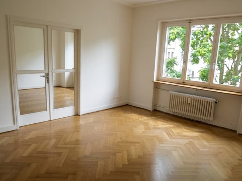 Stilvoller Altbau am schönen Basler Rheinbord (4)