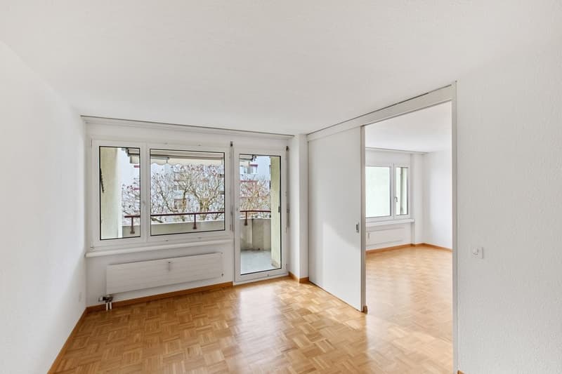 SG-8841050085-35-HausB-Essen-Balkon.jpg