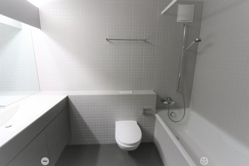 Badezimmer mit Badewanne
